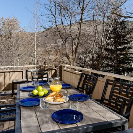 Deluxe 2 Bedroom Apartments at Resort with Outdoor Pool & Hot Tub