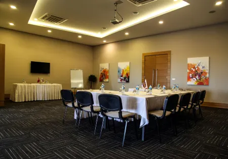 Hotel Yayoba Отели в г. Nusratli Mahallesi