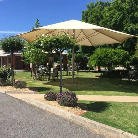 Wine Village Motor Inn