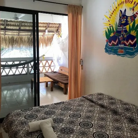 Nomad Beach House - Hostel