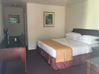 Waterford Inn - parking