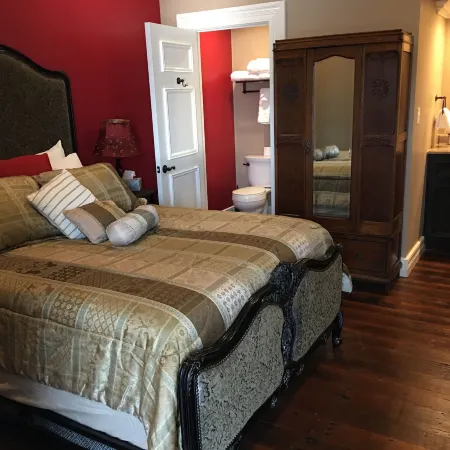 Historic Kahn Hotel