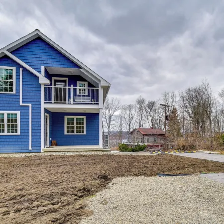 Seneca Lake Wine Trail Studio w/ Balcony & Views!