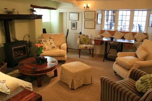 The Salty Monk Bed & Breakfast - parking