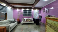 Hostal La Base - Alojamientos