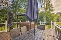 Hot Tub! Family Tobyhanna Getaway 12 Mi to Slopes - spa