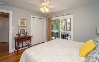 Cozy Fripp cottage on quite cul de sac