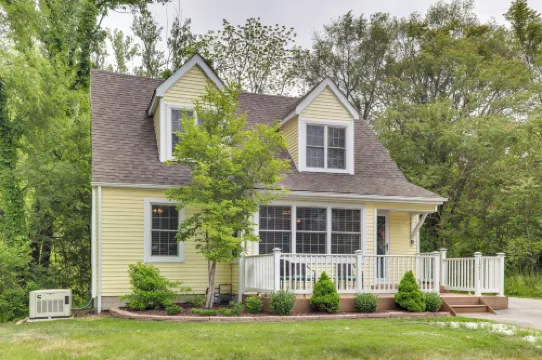 1 Mi to Indiana Dunes Natl Park Home with Patio!