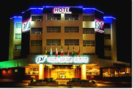 Hotel Parque Satelite Отели в г. Тлалнепантла