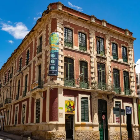 Hostal R10