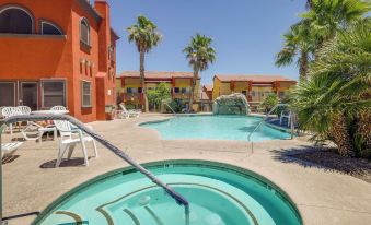 Mesquite Condo w/ Community Pool & Hot Tub!