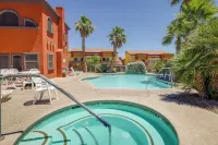 Mesquite Condo w/ Community Pool & Hot Tub! - parkir