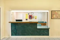 Super 8 by Wyndham Covington