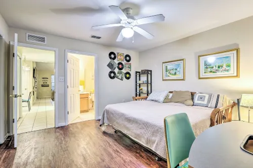 ทาวน์โฮม Tallahassee 4 ไมล์ทางไปยัง College Town! - ที่มีบาร์