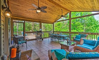 Charming Getaway w/ Lake Cumberland Views!
