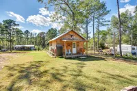 Quaint Abbeville Cabin Studio w/ Gas Grill! - Wifi