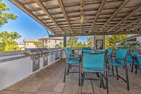 Beach House Right Off 30 A w/ Golf Cart! - Parkering