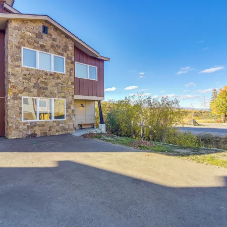 Ski-in/Ski-Out Granby Townhouse w/ Private Hot Tub