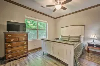 Cozy Townsend Condo, Resort-Style Amenities! - 3-Star