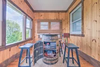 Watkins Glen Lakeview Cottage w/ Waterfall! - Parking