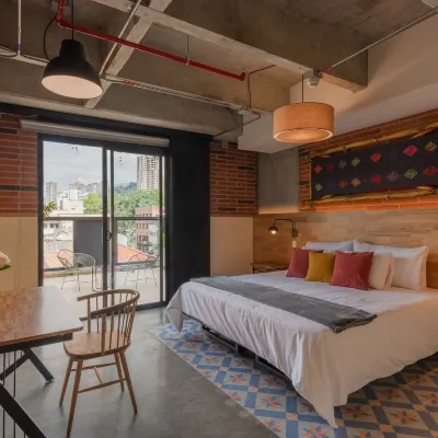 麥德林馬薩亞 鄰近Parque El Poblado的酒店