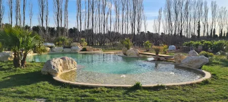 Le Mas des Cerisiers Jacuzzi et Sauna Inclus Pour Tous les Logements Отели рядом с достопримечательностью «Mairie d'Avignon»