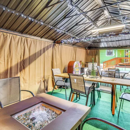 Grill, Fire Pit: Pet-Friendly Lakeside Cottage!