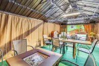 Grill, Fire Pit: Pet-Friendly Lakeside Cottage!