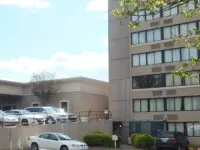 Ramada by Wyndham Winston-Salem - parkir
