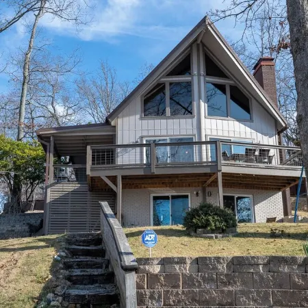 Charming waterfront home with beautiful panoramic views!! Отели в г. Сент-Клэр