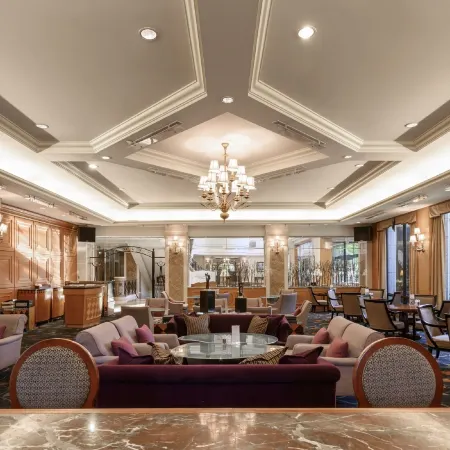 Lakeshore Hotel