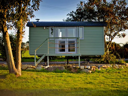 'Susanna' Poachers Hut - 4-Star
