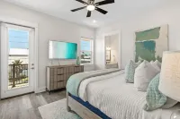 Wanderlust by Avantstay Walk to Beach + Pool New Construction Hotels in Sunnyside