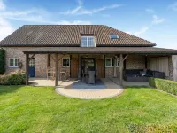 Charming Farmhouse for 18 Guests  호텔