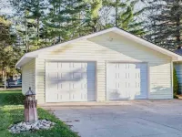 Spectacular Lake Front Home on Beautiful Higgins Lake with Amazing Sunset Views Hotels in Gerrish Township