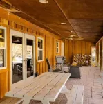 Cowboy Cottages - Cottage B