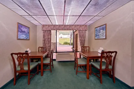 Nations Inn - West Jefferson