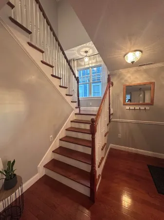 Spacious and Charming 6-Bed Beach House in Salisbury Отели рядом с достопримечательностью «Pines Camping Area»