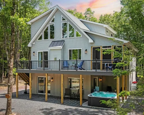 Maple Oasis by Avantstay Newly Built w/ Hot Tub, Game Room & Fire Pit Hotels in Tunkhannock Township