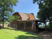 Charming Lakehouse overlooking Greers Ferry Lake