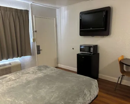 Motel 6 Pensacola, FL - West Hotels in Brent