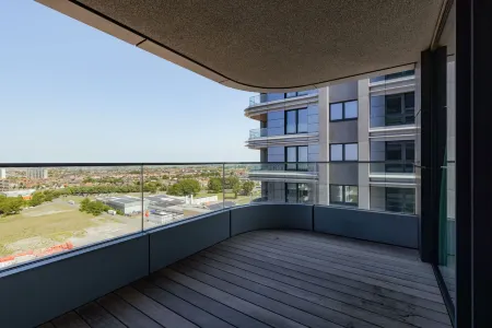 Huswell - Coastal Luxury Unit with Panoramic View