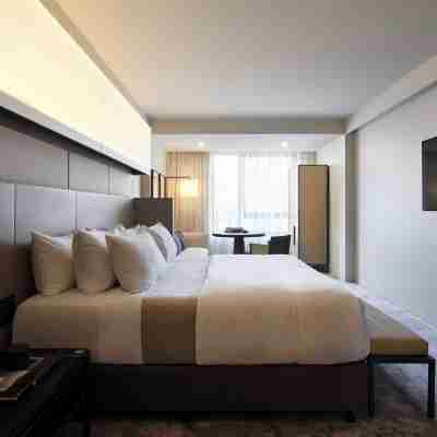 Hotel Realm Rooms