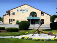 Flagship Inn Hotels in Boothbay