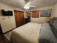 Waterfront Cottage on Big Pine Creek