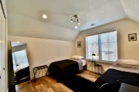 Chic Modern House on the Very Desirable Location In Downtown Wayzata