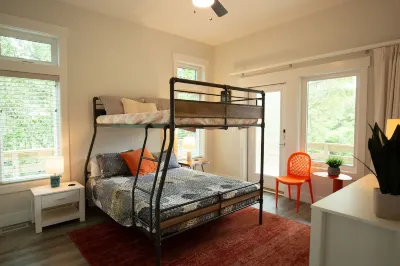 Modern Soundfront Studio, Pier access, Sunsets, Fishing, Watersports, Beach Hôtels à proximité de : Outer Banks