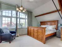Carnegie Library Shakespeare Apartment 3 bed Hotels in Rotherham District