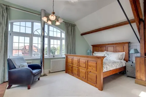 Carnegie Library Shakespeare Apartment 3 bed