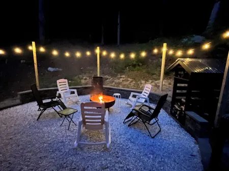 3-bedroom chalet next to skiing, hiking, boating and breweries